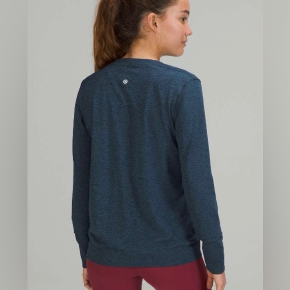 Lululemon swiftly tech relaxed fit long sleeve navy shirt (never worn)